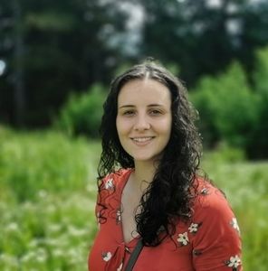 Meet your Posher, Leticia